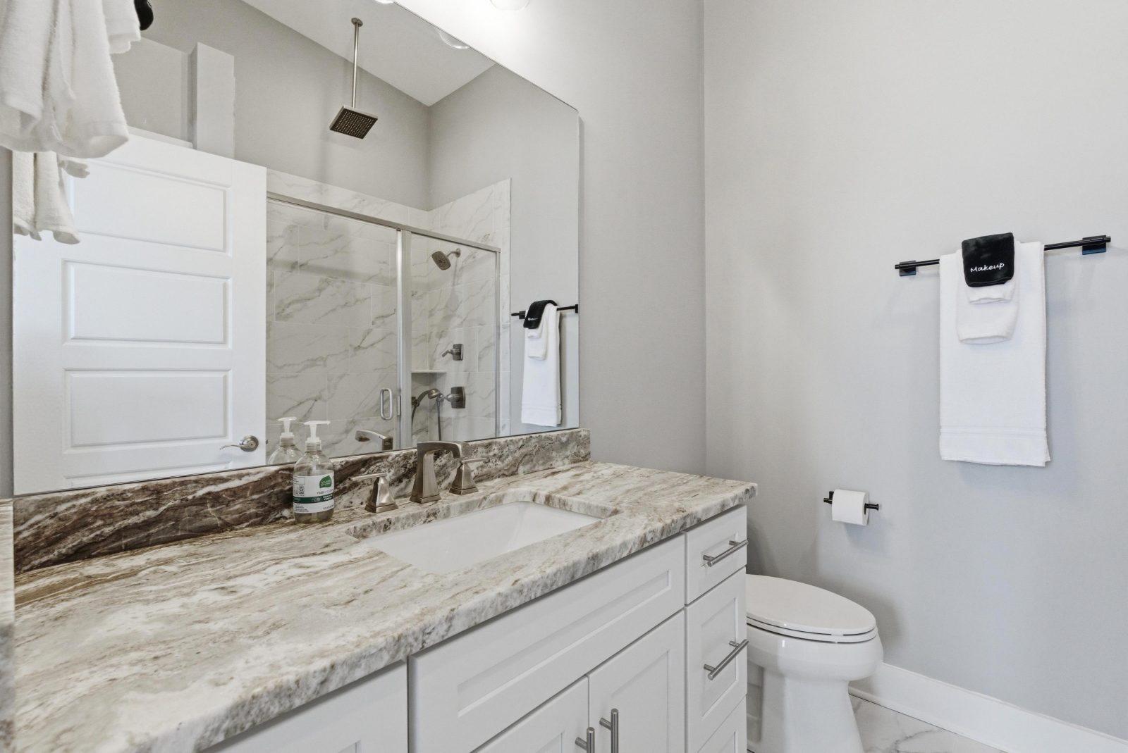 Ensuite bathroom vanity